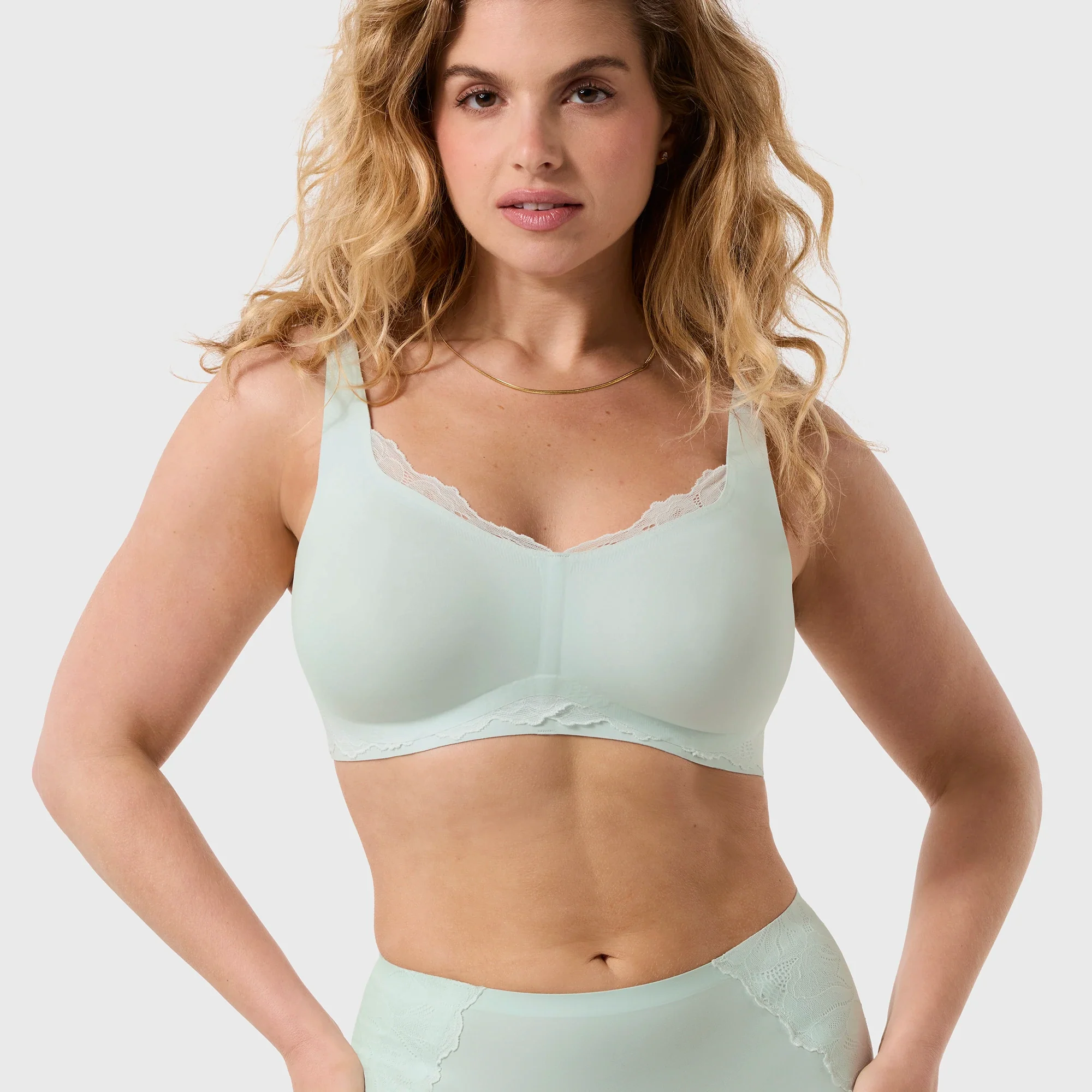 Smooth Lace Beyond Bra - Image 10