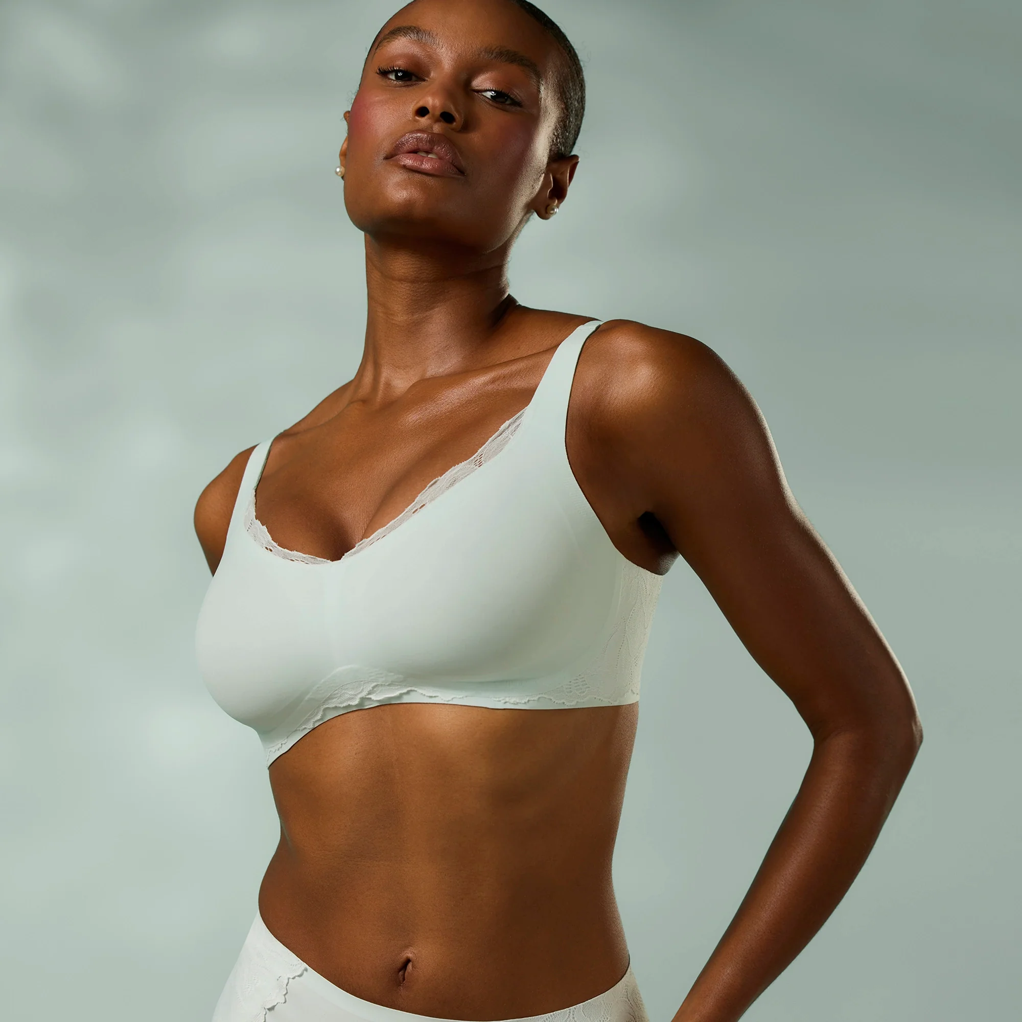 Smooth Lace Beyond Bra - Image 17